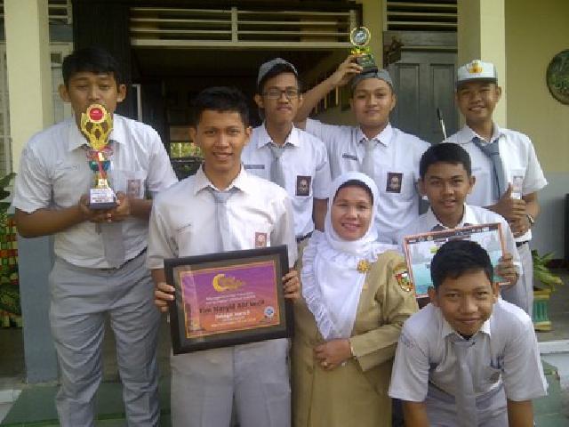 SMAN 4 Pekanbaru Juara 1 Desain Blog dan Juara III Nasyid Tingkat Provinsi Riau