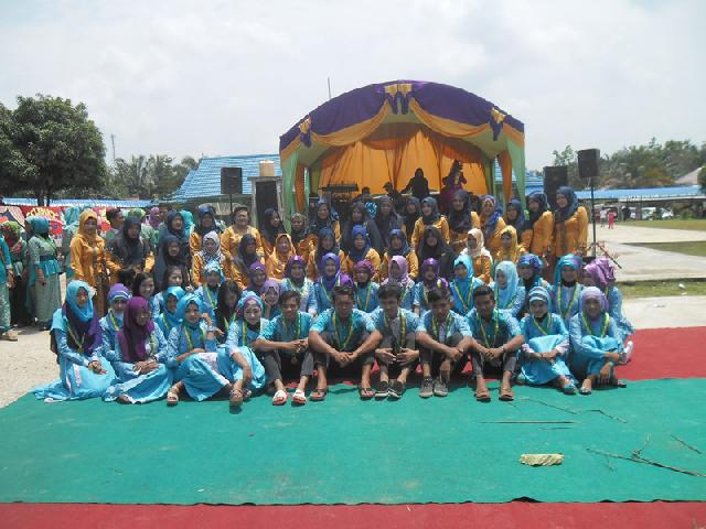 191 Murid SMK Pemdes Terima Medali Kenang-Kenangan