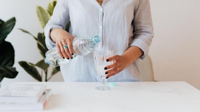 Berapa Banyak Harus Minum Air Putih agar Tak Kena Batu Ginjal?