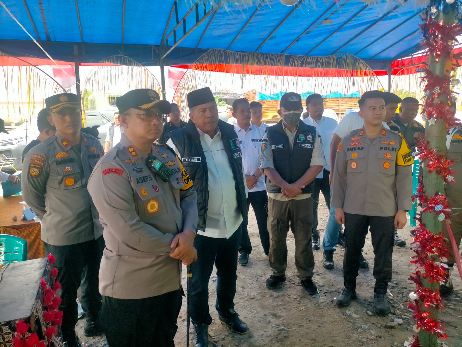 Kapolsek Kandis Dampingi Forkopimda Siak Pantau TPS di Pilkada 2024