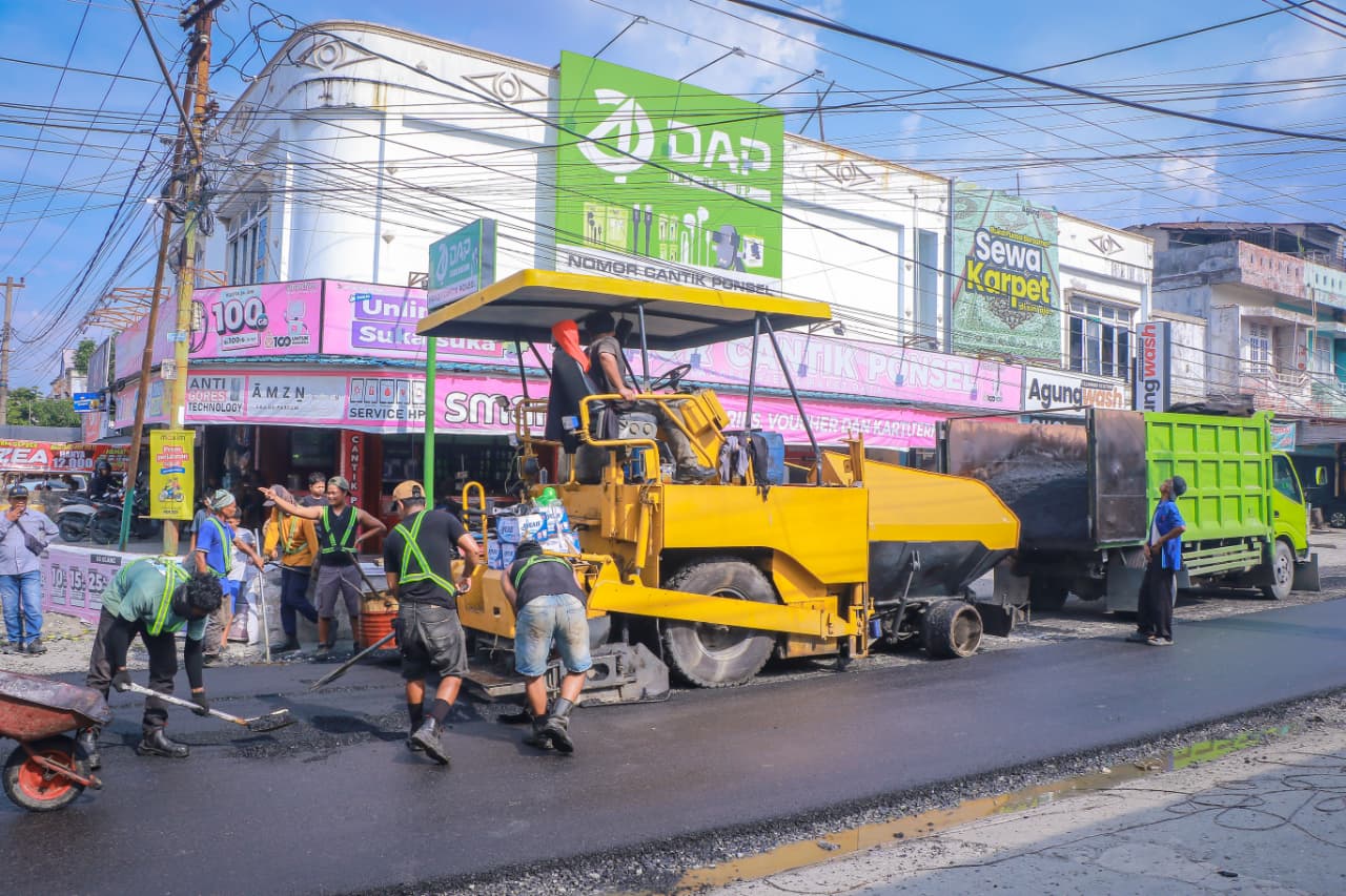 Gesa Perbaikan Infrastruktur, PUPR Pekanbaru Lanjutkan Overlay ke Jalan Paus dan Taskurun