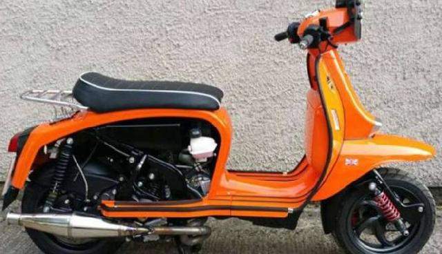 Perkenalkan, 'Vespa' Jadul dengan Mesin Buas 400cc