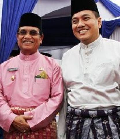 Jon Erizal dan Mambang Saling Puji