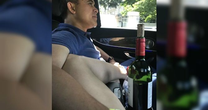 Waduh ! Foto Raba Paha Mulus Viral, Ini Pengakuan Sang Bupati