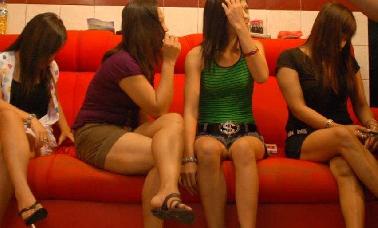 Warga Gerebek Panti Pijat di Joundul