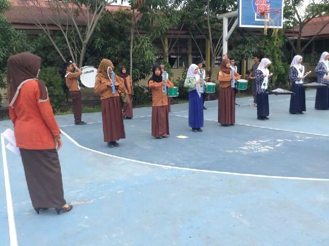 Drum Band SMAN 4 Pekanbaru Tampil Perdana Saat Upacara Bendera 17 Agustus Kemarin