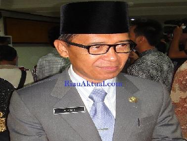 Alat Berat Dinas PU Pekanbaru Ditilang Polisi