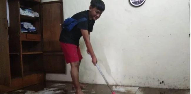 Pasca Banjir Surut, Warga DKI: Bukan Semua Salah Anies, Ini Bencana Alam