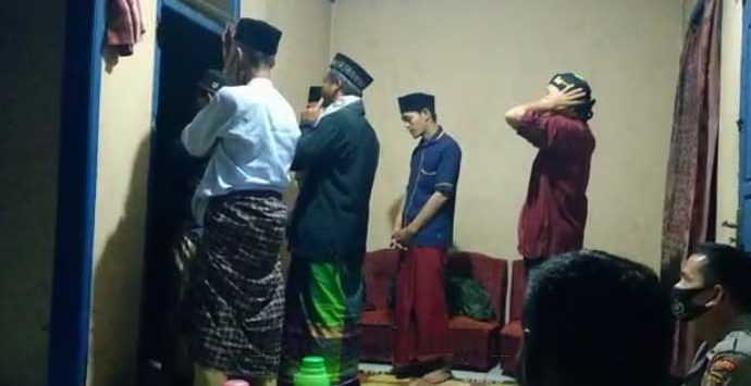Usir Jin di Rumah Emak Jujun, Kapolsek dan 10 Ustaz Dikerahkan