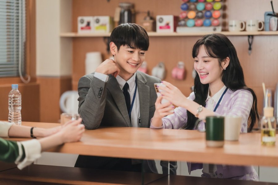 5 Alasan Kenapa Kamu Harus Punya Pacar yang Pintar