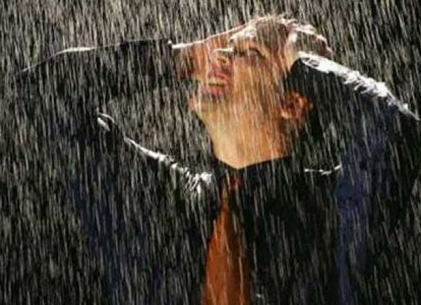 Tidak Pemicu Penyakit, Begini Cara Rasulullah Berhujan-hujan agar Dapat Manfaatnya