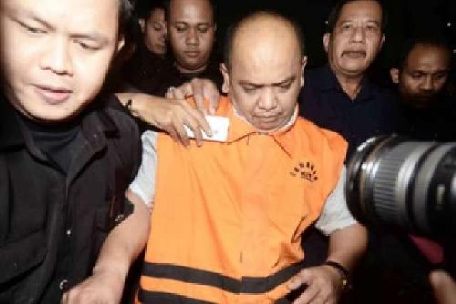 Gulat Manurung Dikenal Orang Dekatnya Annas Maamun