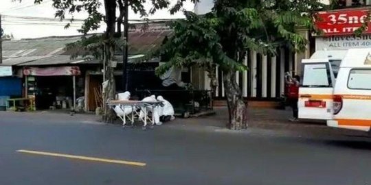 Viral Video Pria WNA Kejang-Kejang di Bali dan Dievakuasi Tim Medis Pakai Baju Hazmat