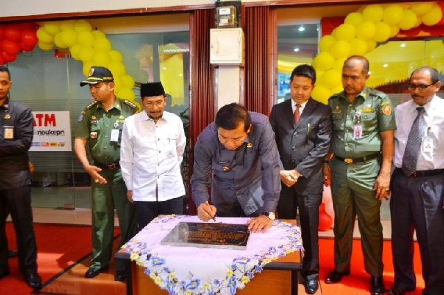 Wako Resmikan Gedung Baru PT. Bank Riau Kepri Capem Tangkerang