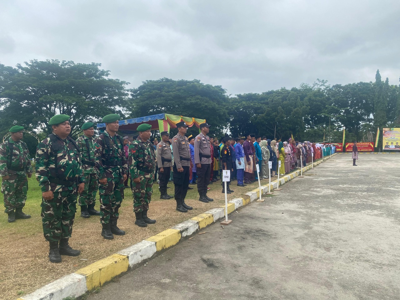 Polsek Bangko Pusako Hadiri Upacara HUT ke-24 Kecamatan Bangko Pusako