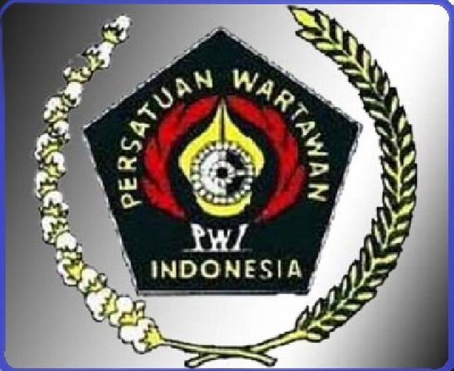 Dheni Kurnia Kembali Pimpin PWI 2012-2017