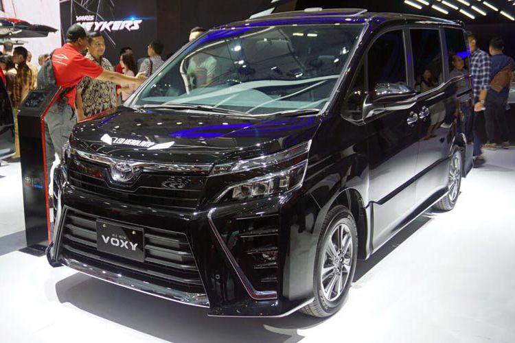 Toyota Kaget Voxy Bisa Laris