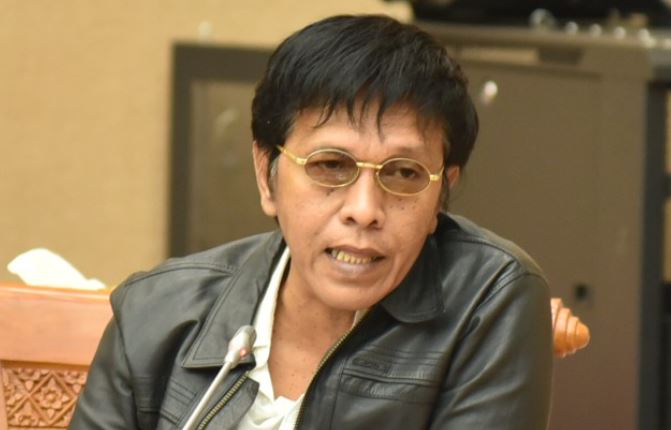 Adian Napitupulu Soroti Ojol Bayar 4 Asuransi