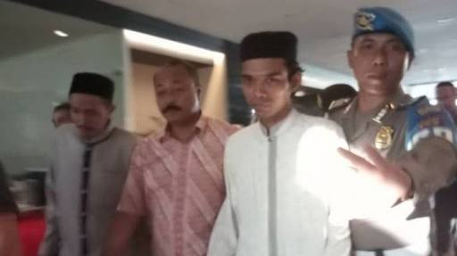 Ustaz Abdul Somad Dipersekusi, Ini Kata Kapolri