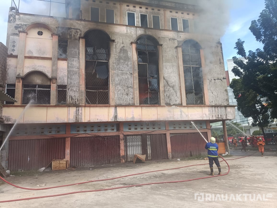 Diduga Akibat Korsleting Listrik, Sijago Merah Hanguskan 4 Ruko Gudang Suku Cadang