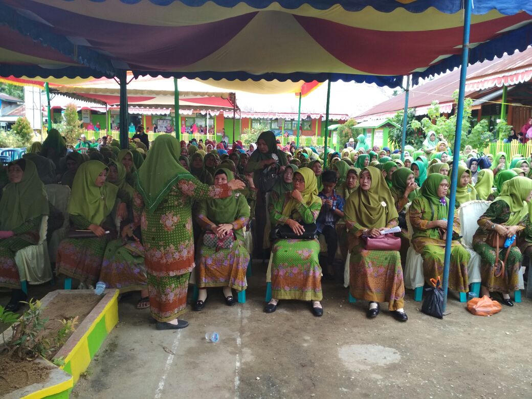 Pengurus Muslimat NU Pulau Burung Berikrar Capai Tujuan Dan Patuhi Aturan Organisasi