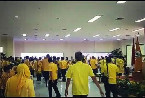 Ricuh! Korwil DPP Idris Laena nyaris diusir di Rakerda Golkar Riau