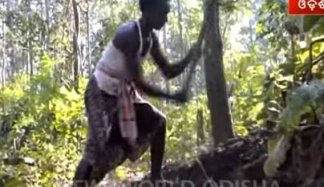 Demi Anak, Ayah Gali dan Bikin Jalan Sepanjang 8 Kilometer