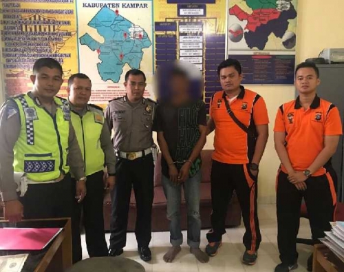 Polisi Bekuk Supir Truk Maut yang Tewaskan 1 Keluarga di Kampar Setelah 2 Hari Sembunyi di Warung Wa