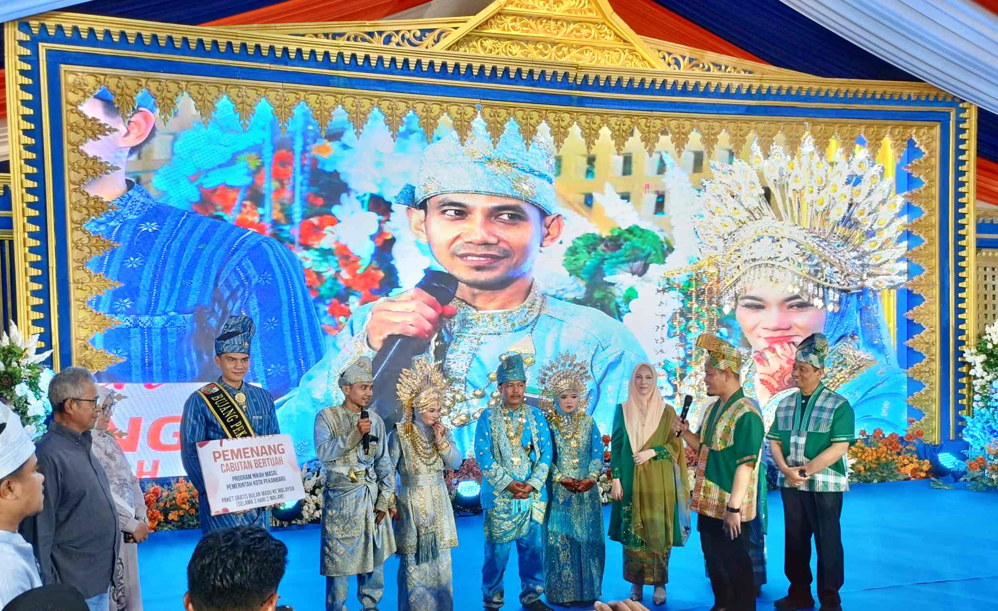 Pemko Pekanbaru Berangkatkan Pasangan Nikah Massal Umroh Hingga Honeymoon ke Malaysia