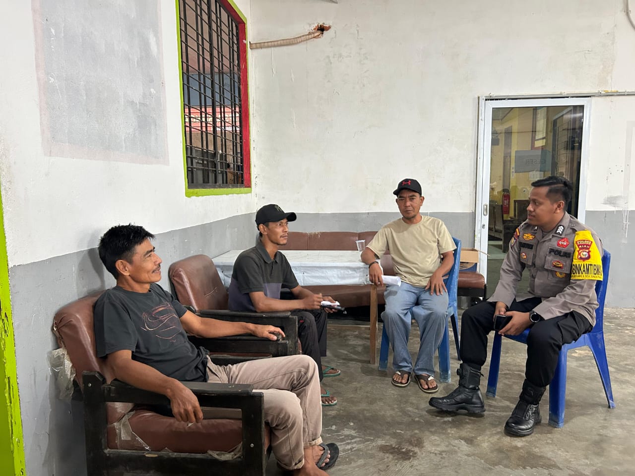 Polsek Tambang Jalin Komunikasi dengan Masyarakat Desa Pulau Rambai Pasca Pilkada 2024