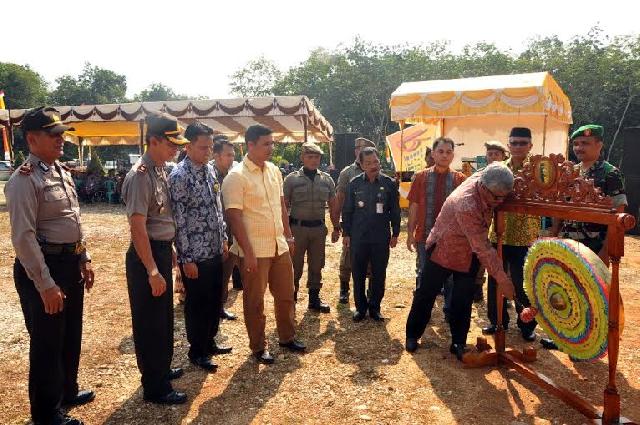 Sukarmis Prihatin dengan Kehidupan Masyarakat yang Makin Sulit