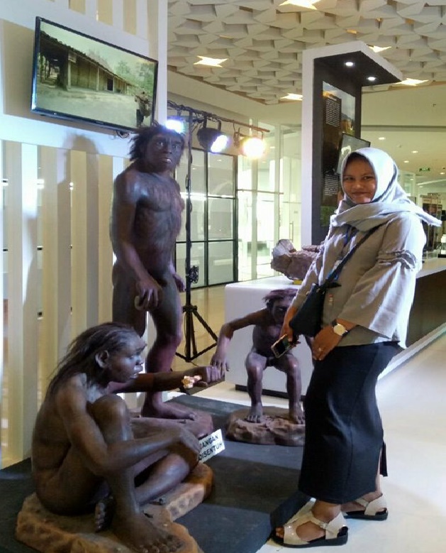 Masyarakat Antusias Lihat Pameran Manusia Purba Sangiran di Pekanbaru