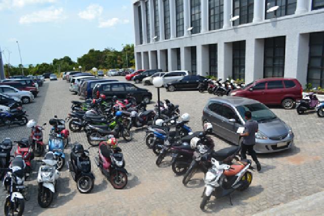 Bupati Akan Evaluasi Pengambilan Retribusi Parkir