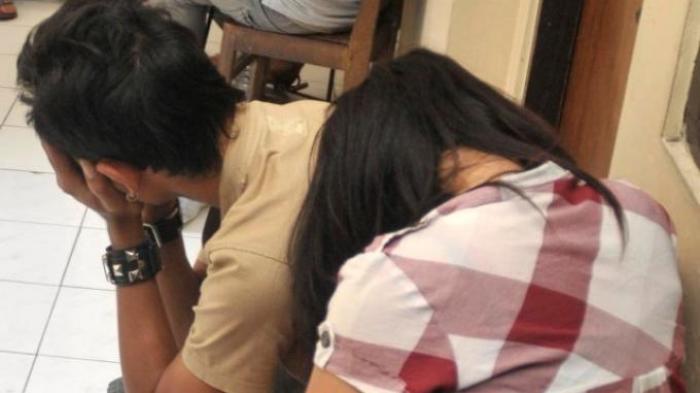 Masuk Kerumah Sang Ayah Dengar Desahan Wanita, Ternyata...