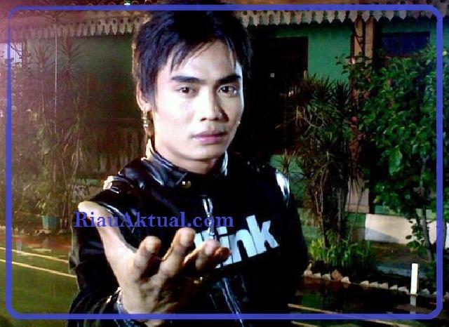 Bantu Bangun Gedung KPK, Charly 'Ngamen'