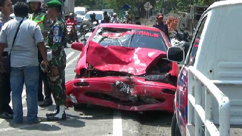 Anggota Satpol PP Tewas Tertabrak Sedan