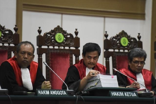 Tiga hakim perkara Ahok naik jabatan