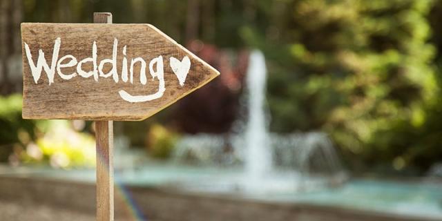 6 Alasan Menggelar Pernikahan Simpel Lebih Baik Ketimbang Pesta Besar