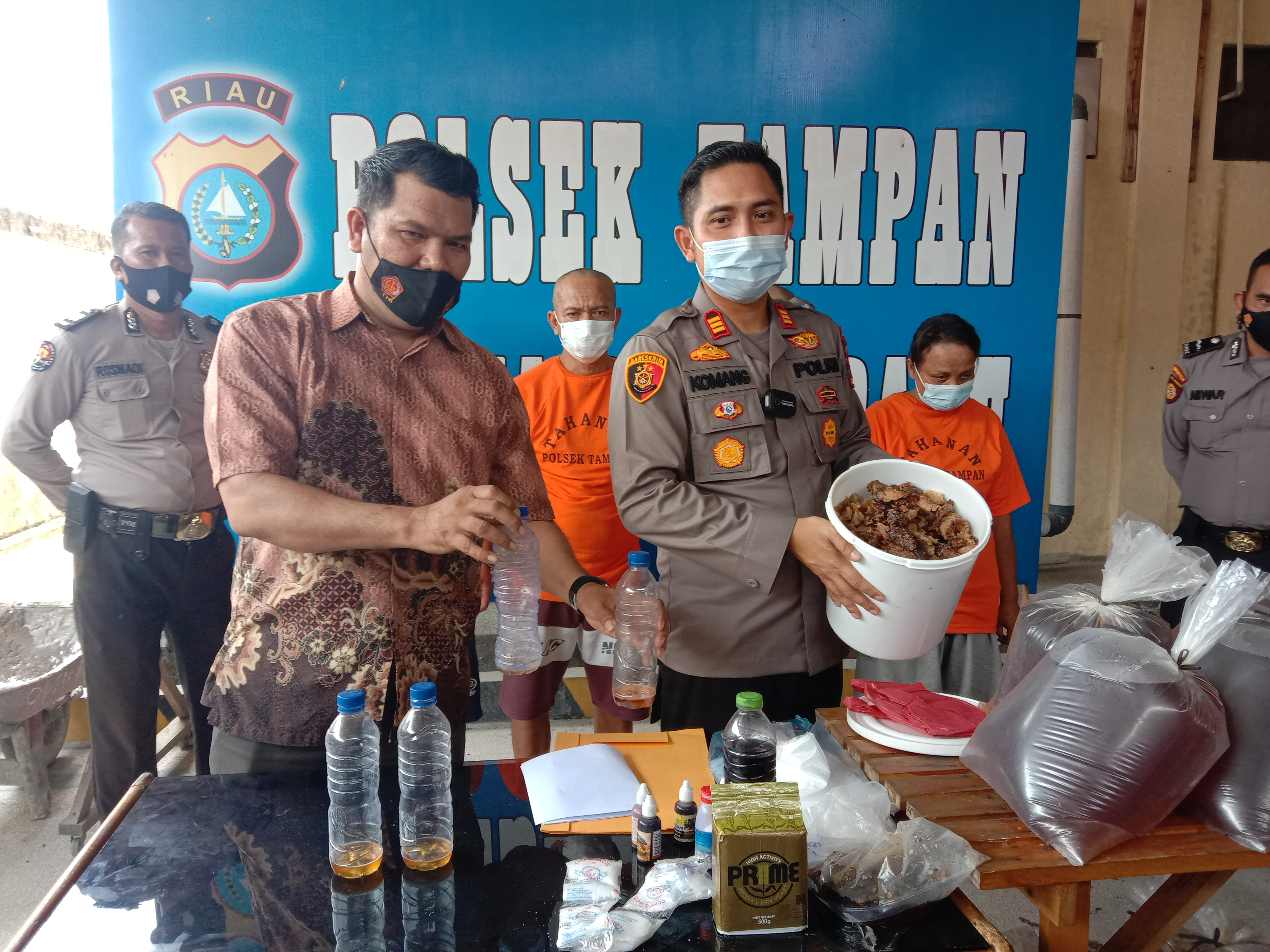 Polsek Tampan Tangkap Sindikat Penjual Madu Palsu Beromset Puluhan Juta