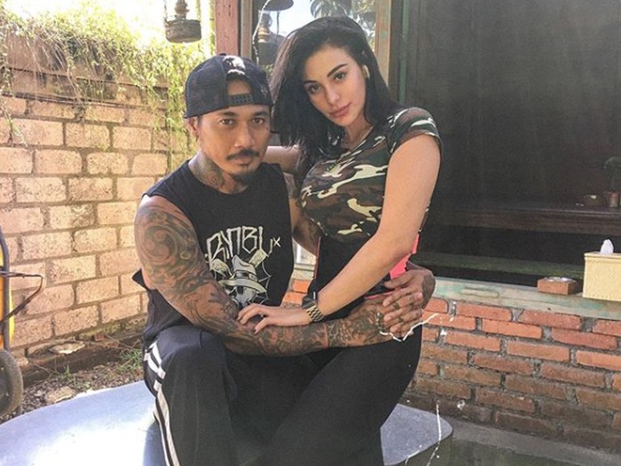 Ups! Bercumbu dengan Jerinx di Mobil Tahanan, Nora Alexandra: Terima Kasih Semesta!