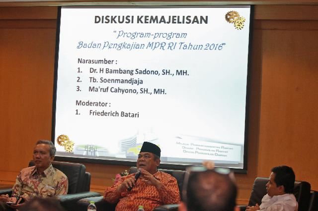 Mulai Menjadi Fosil, Pertimbangan UUD 1945 Kembali Diamandemen