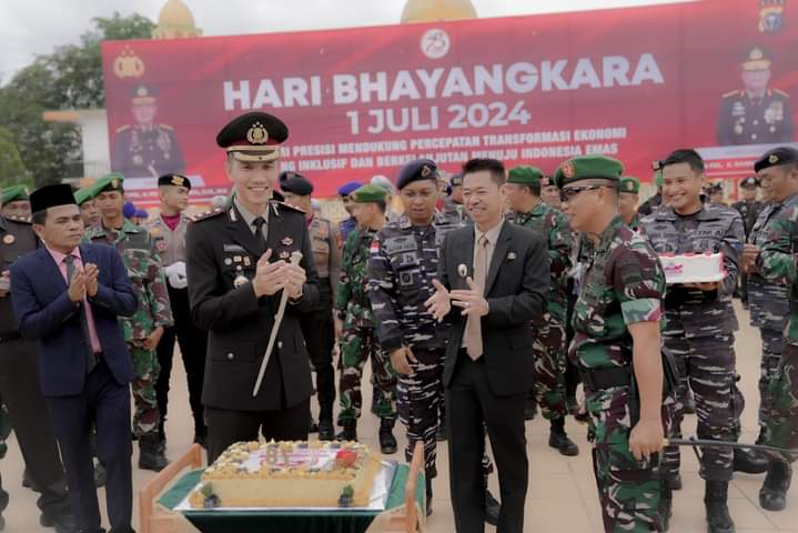 Bupati Rohil Hadiri Upacara HUT Bhayangkara ke-78 di Bagansiapiapi