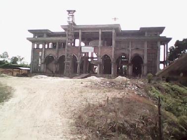 Sudah Empat Tahun, Bangunan Masjid Baitus Salam Terbengkalai