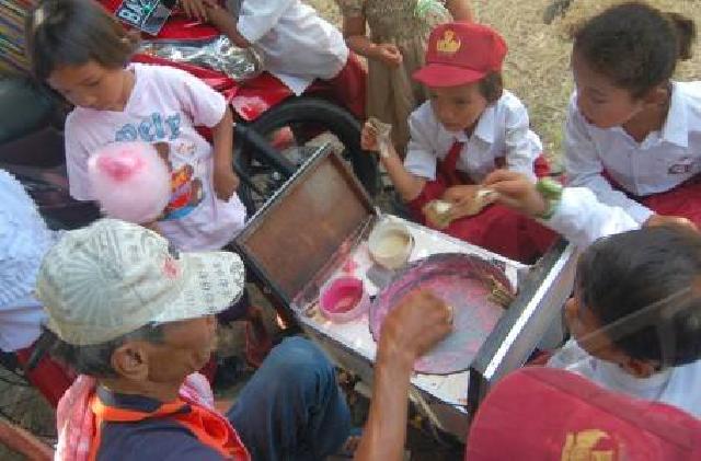 Wali Murid Mulai Keluhkan Soal Jajanan Sekolah