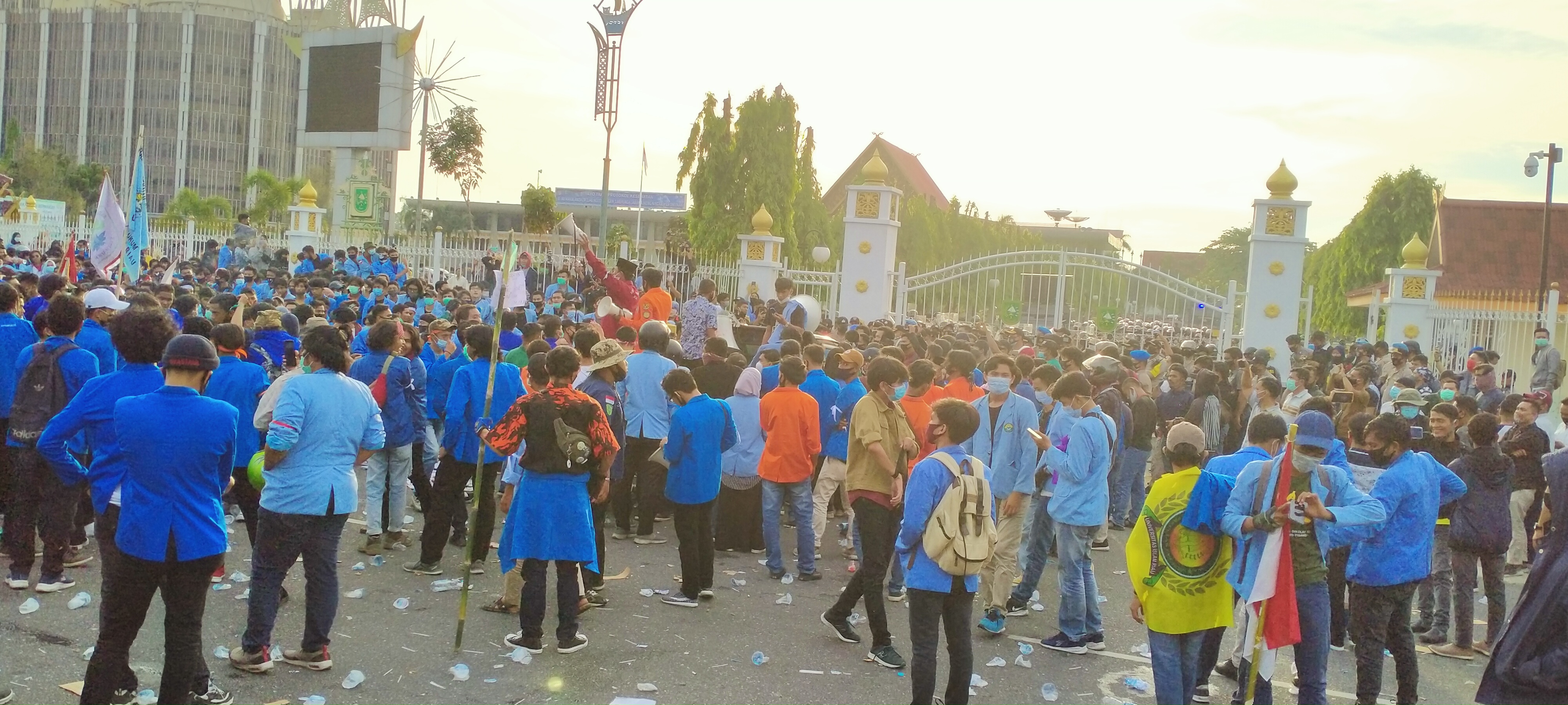 Tak Dengar Apa Yang Dikatakan Wagubri, Massa Pendemo Pilih Mundur dan Bubarkan Diri