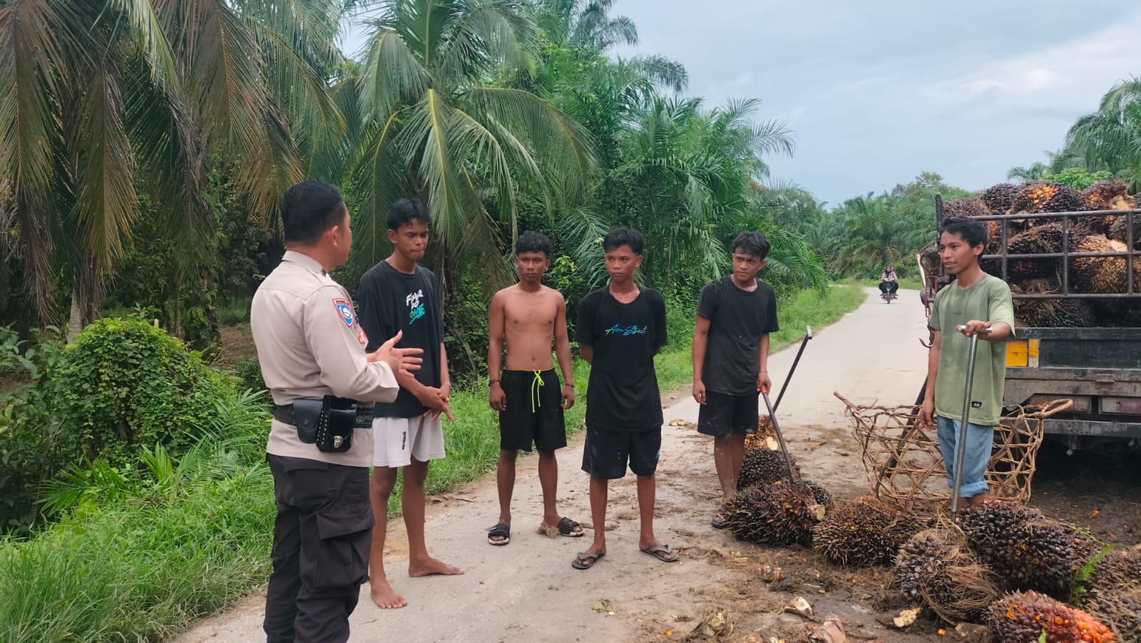 Kapolsek TPTM Ajak Masyarakat Antisipasi Politik Uang Jelang Pilkada Rokan Hilir 2024