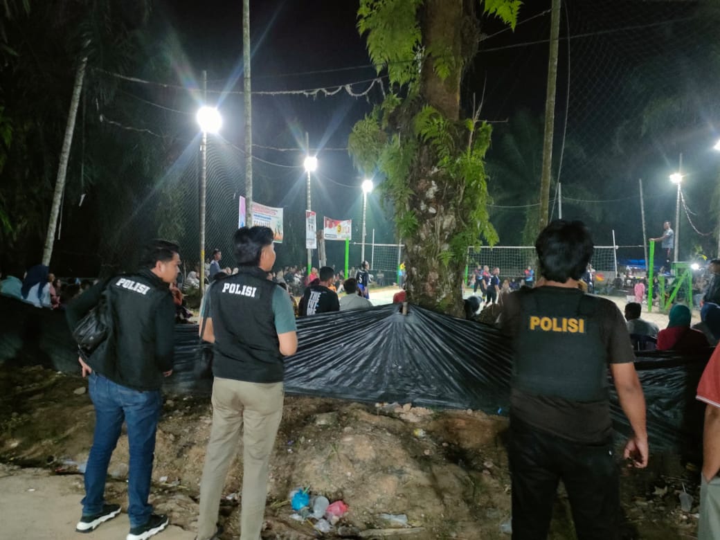 Polsek Kemuning Gencar Patroli 3C di Titik Keramaian Jelang Pilkada Damai