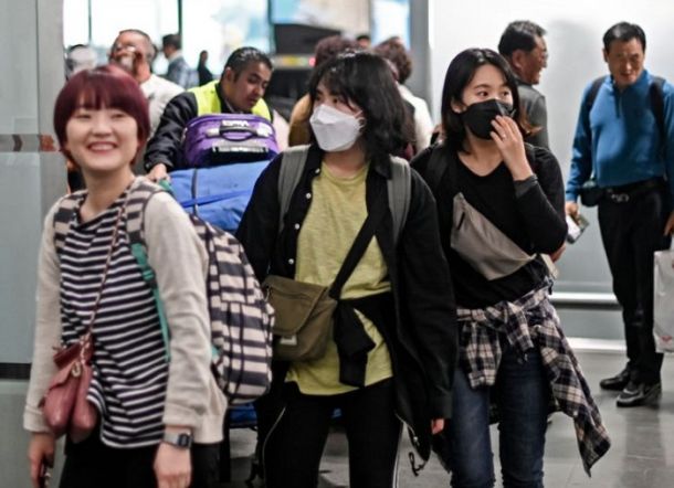 Usai Menikah Sepulang dari Wuhan, Pasangan Pengantin Baru Ini Positif Virus Corona