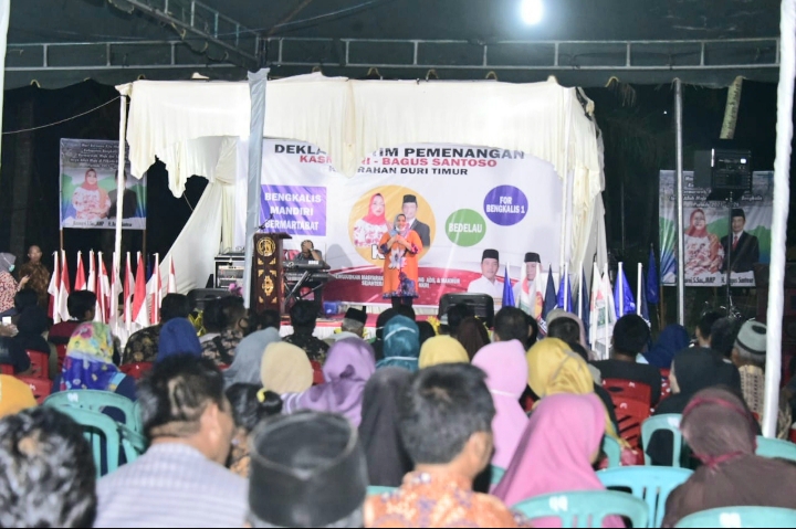 Kukuhkan Team dan Resmikan Posko  Pemenangan Duri Timur, Kasmarni Sampaikan Terimakasih ke Relawannya