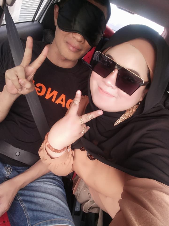 Kisah Cinta Sejati, Istri Dampingi Suami yang Menderita Penyakit Langka